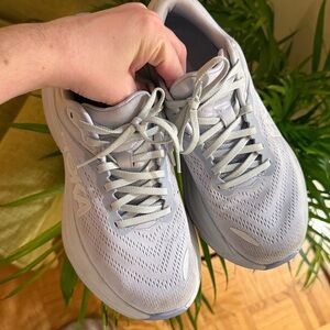 HOKA ONE ONE Bondi 8- size 7.5 periwinkle blue sneakers